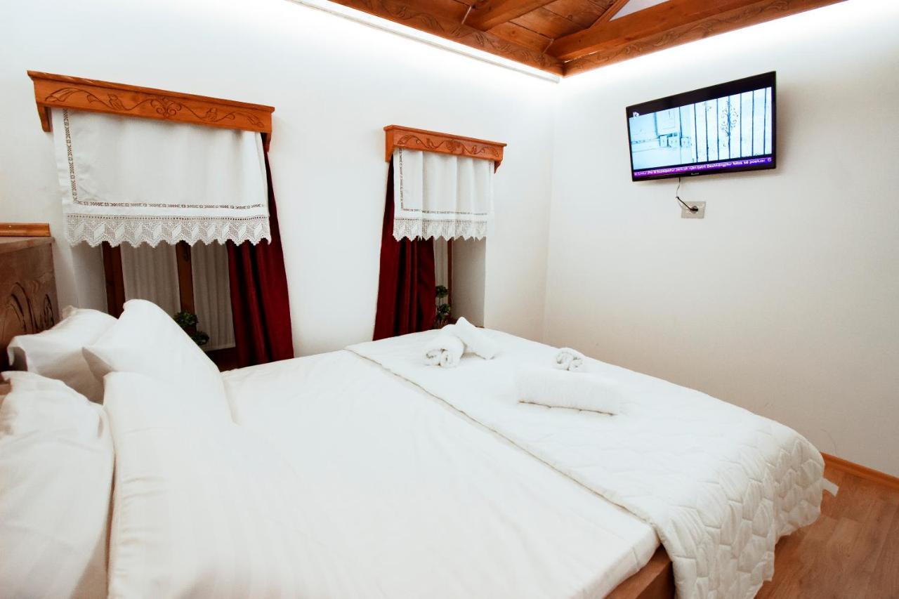 Gjirokastër Duplex Apartment Viktoria מראה חיצוני תמונה