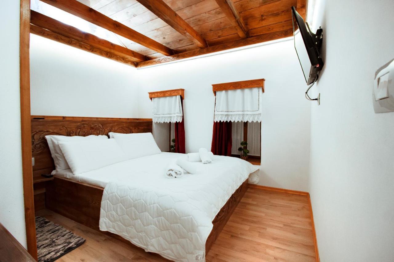 Gjirokastër Duplex Apartment Viktoria מראה חיצוני תמונה