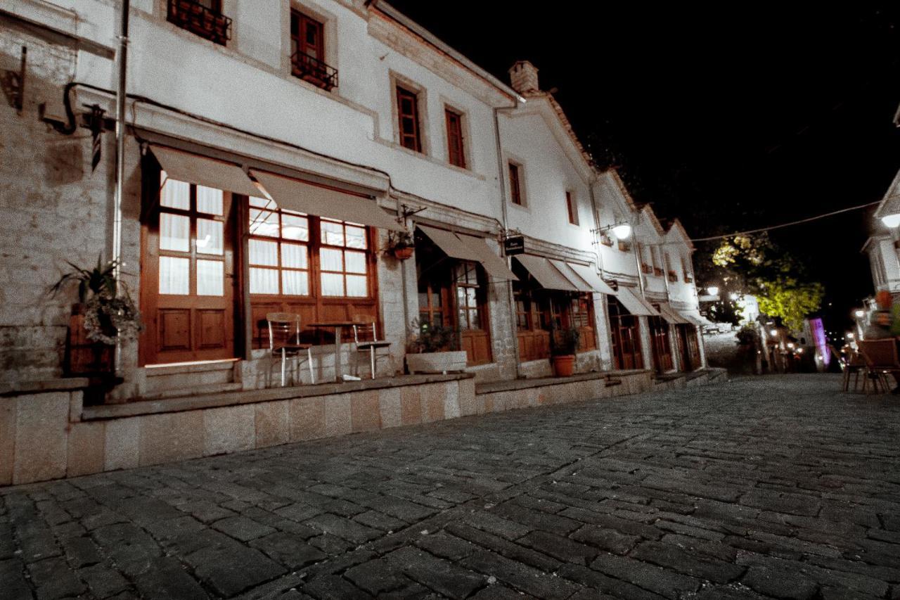 Gjirokastër Duplex Apartment Viktoria מראה חיצוני תמונה