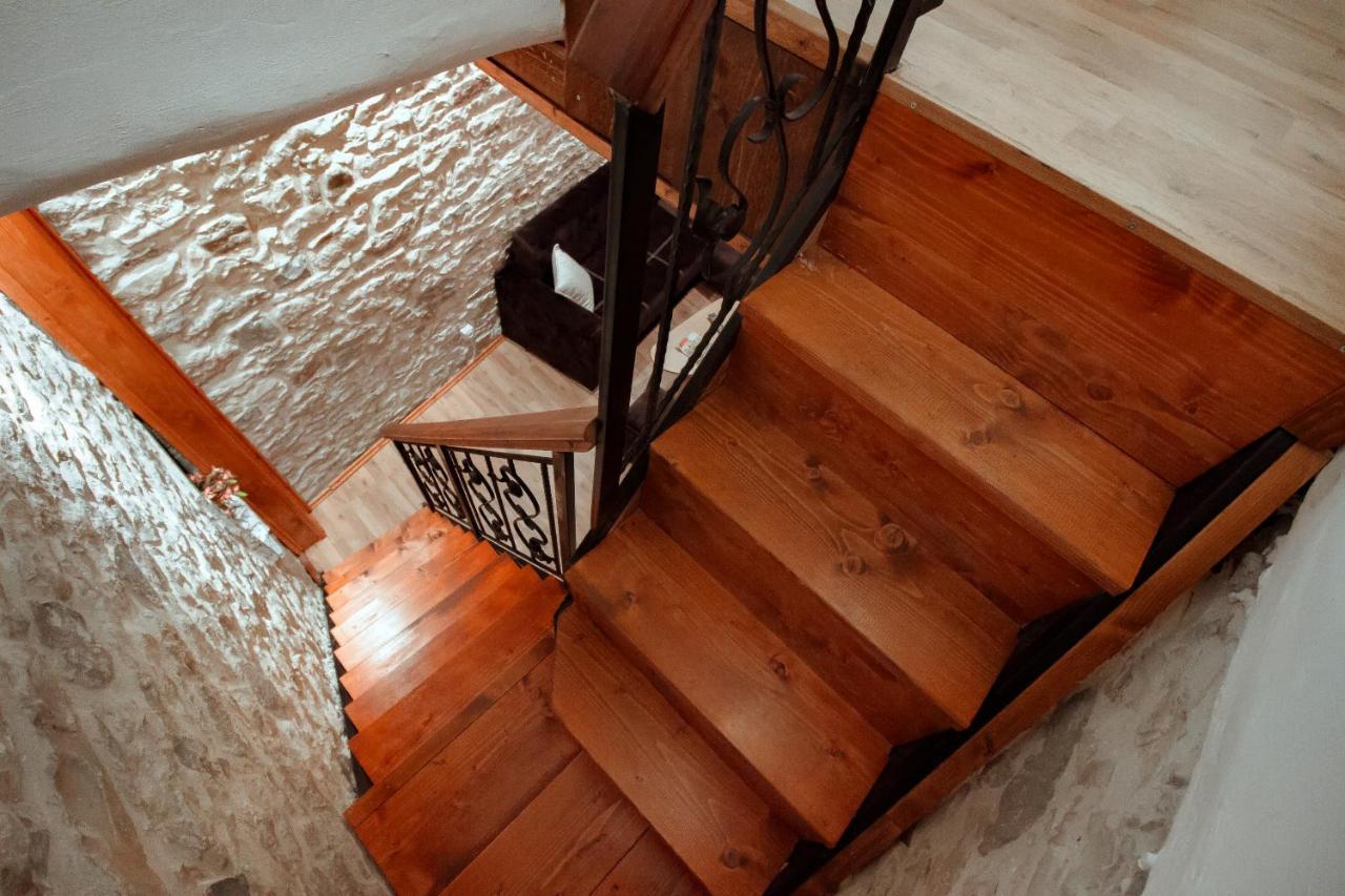 Gjirokastër Duplex Apartment Viktoria מראה חיצוני תמונה